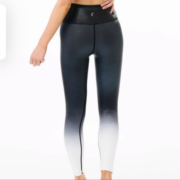 NWOT ZYIA Active Ombre Light n Tight
High Rise 7/8 leggings - Picture 2 of 8